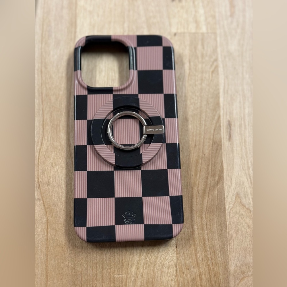 iPhone 14 Pro Max velvet caviar